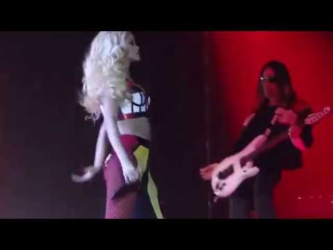 RIHANNA &amp; NUNO BETTENCOURT Extreme RockStar 101 at LISBOA Diamonds World Tour 2013 HD