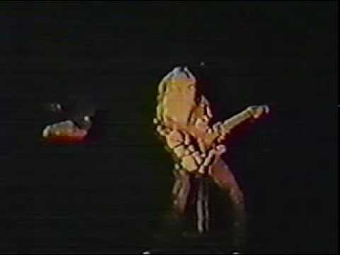 Eddie Van Halen - 1978 - Eruption Guitar Solo (Live in Fresno, CA)