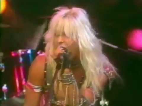 Mötley Crüe - The Pop N&#039; Rocker Game Live Performance (1984)