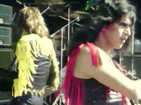 Twisted Sister - Live At Reading 1982 (FULL CONCERT)