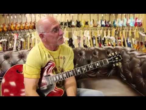 Mr. 335 Larry Carlton playing a 1962 Gibson ES-335 at Norman&#039;s Rare Guitars