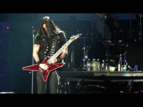 Ozzy Osbourne - Shot in the Dark/ Gus G. Guitar Solo - Scream Tour &#039;11 - Minneapolis