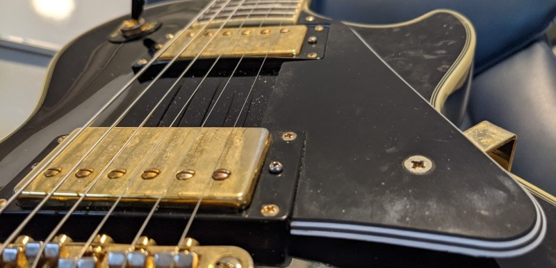 How To Spot A Fake Epiphone Les Paul - Pickguard Mounting Screw
