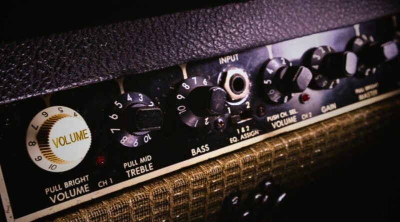 A guitar amplifier